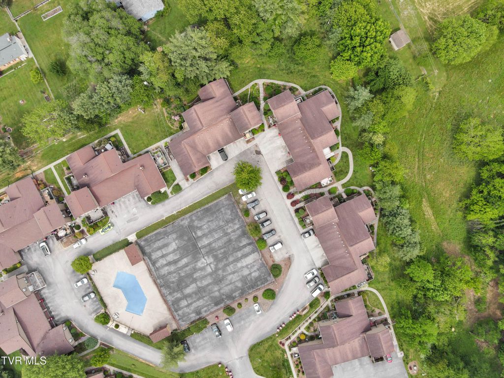 Photo of 518 Pilgrim Court #C, Johnson City, TN 37601 (MLS # 9990809)