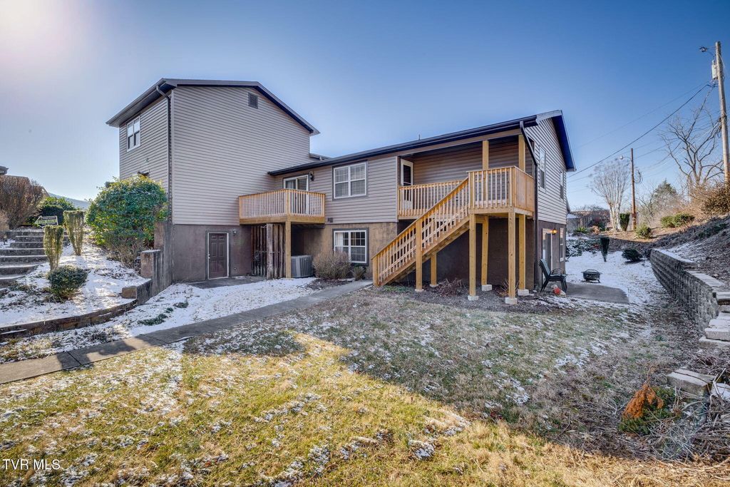 Photo of 518 Pilgrim Court #C, Johnson City, TN 37601 (MLS # 9990809)