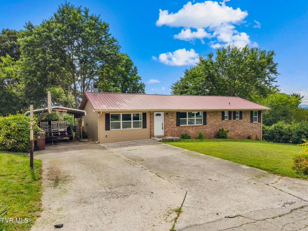 Photo of 1019 Green Acres Drive, Jefferson City, TN 37760 (MLS # 9996430)