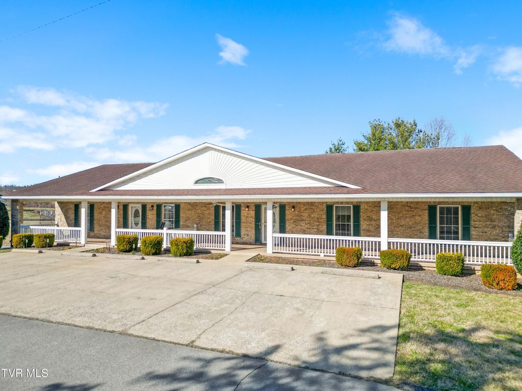 Photo of 101 Crestview Drive, Greeneville, TN 37745 (MLS # 9992583)