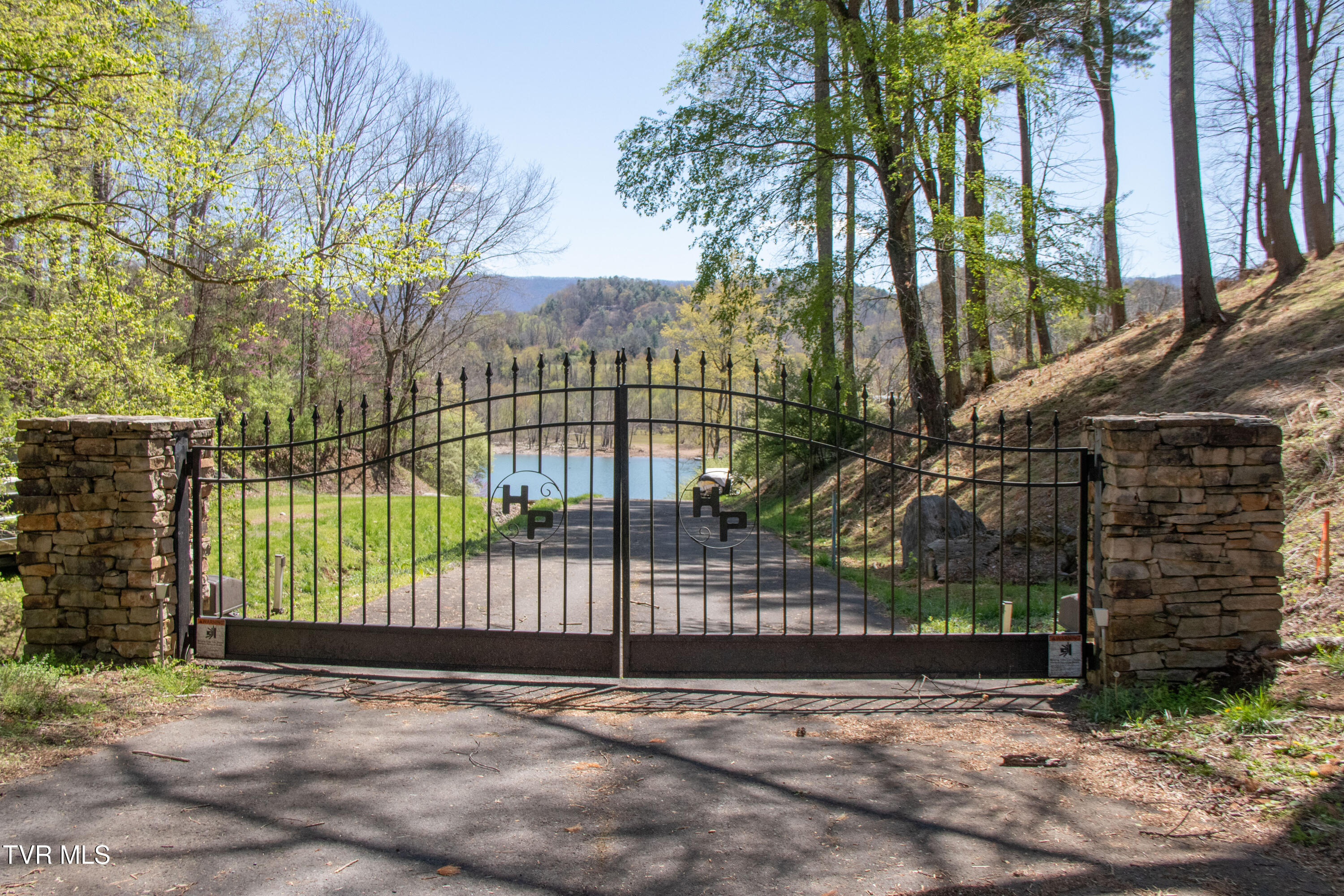 Abingdon, Virginia 24211, United States, 4 Bedrooms Bedrooms, ,3 BathroomsBathrooms,Residential,Active,108700