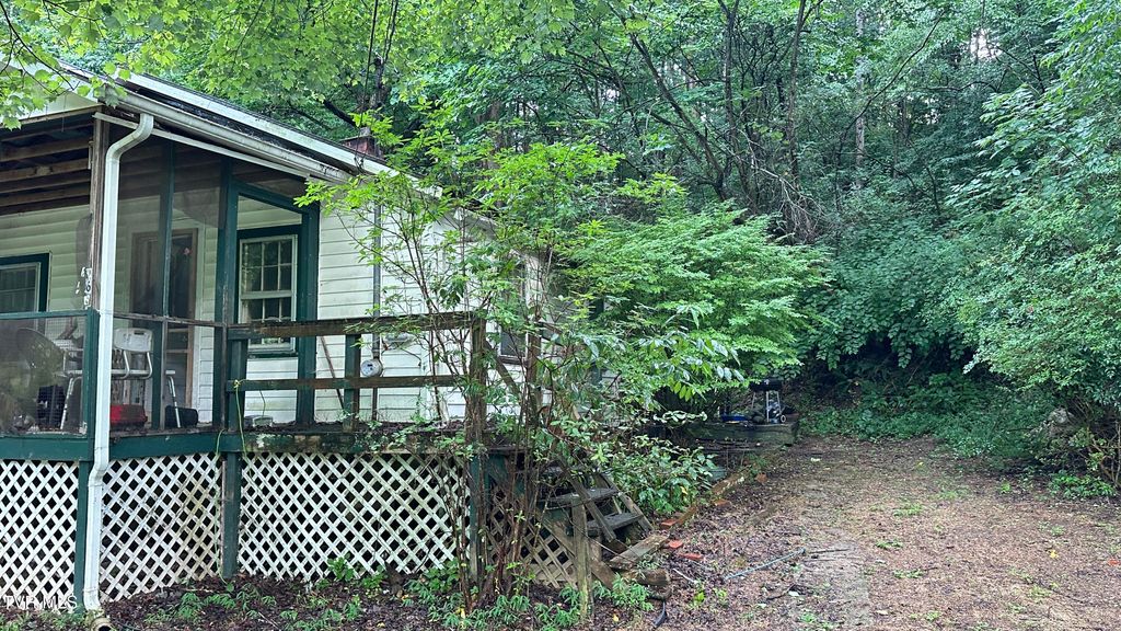 Photo of 263 Long Hollow Road, Elizabethton, TN 37643 (MLS # 9998135)