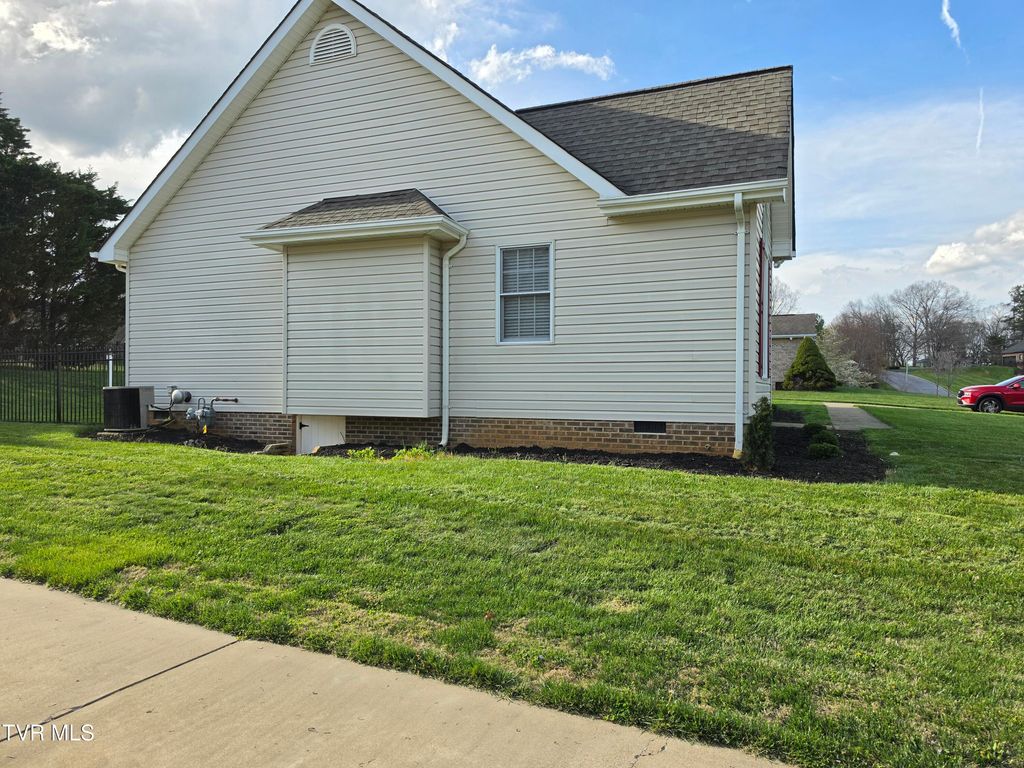 Photo of 212 Chatham Road, Bristol, TN 37620 (MLS # 9993328)
