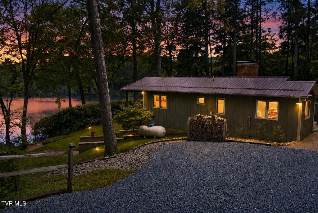 Photo of 282 Ripshin Lake Road, Roan Mountain, TN 37687 (MLS # 9997918)