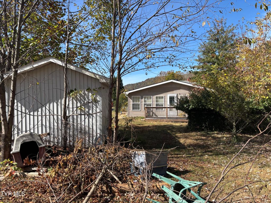 Photo of 310 Lee Avenue, Erwin, TN 37650 (MLS # 9987530)