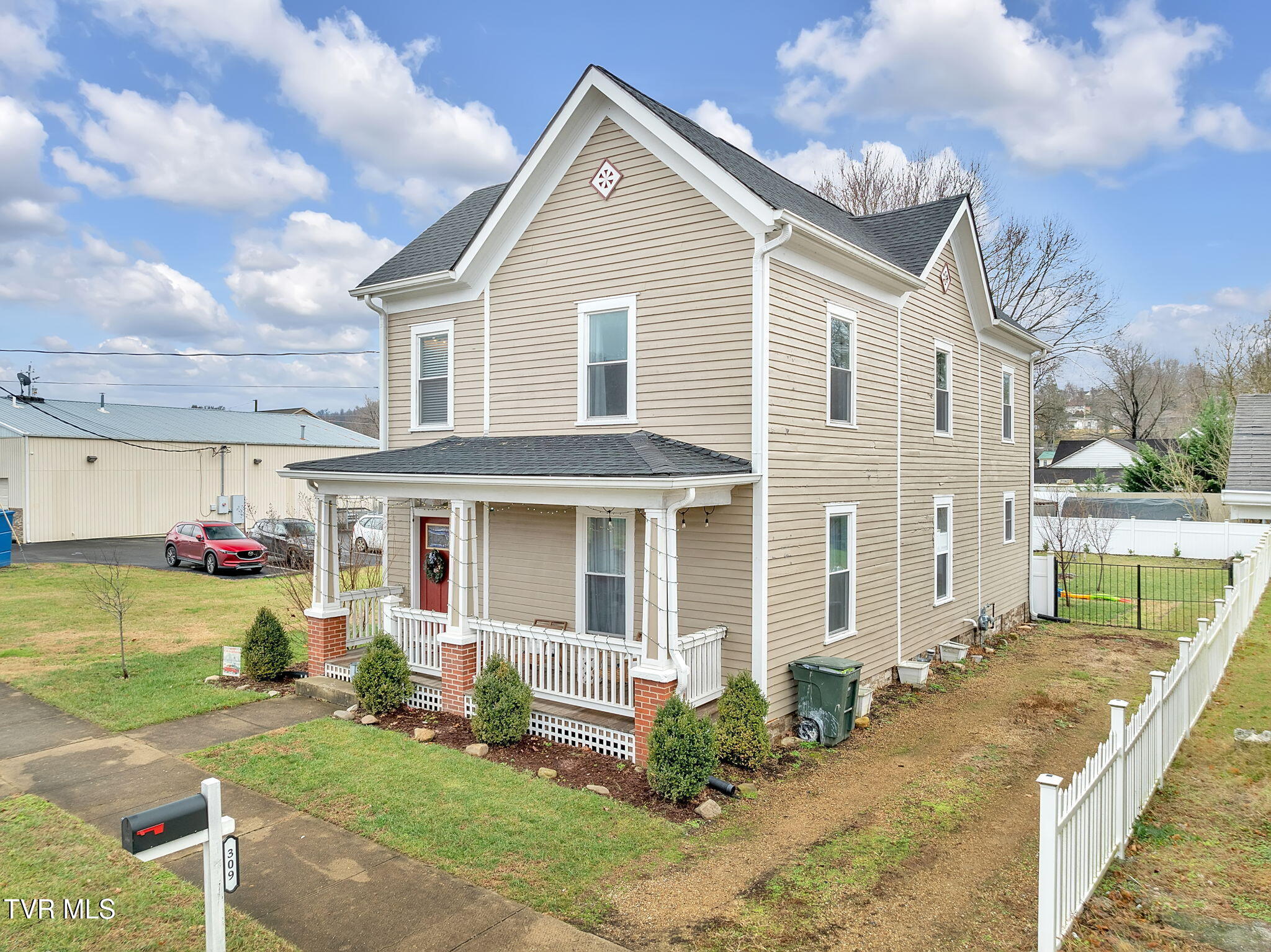 309 Sycamore Street, Elizabethton, Tennessee image 3