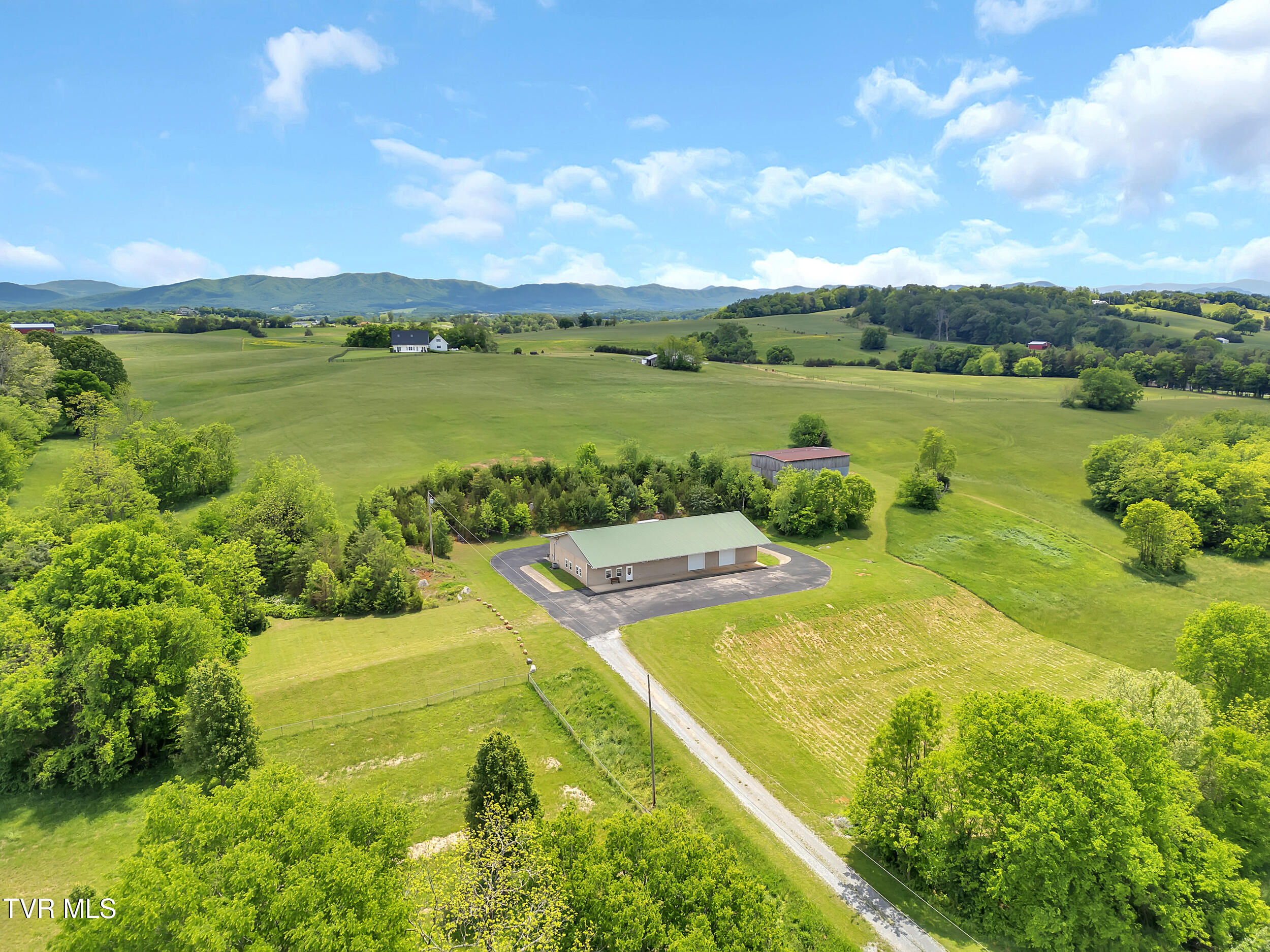 7115 Newport Highway, Greeneville, Tennessee image 2