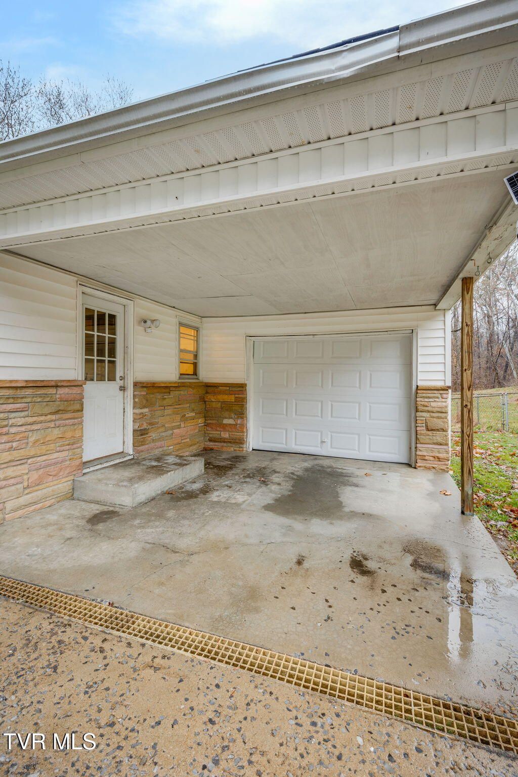 Photo of 541 Gravely Road, Kingsport, TN 37660 (MLS # 9991671)