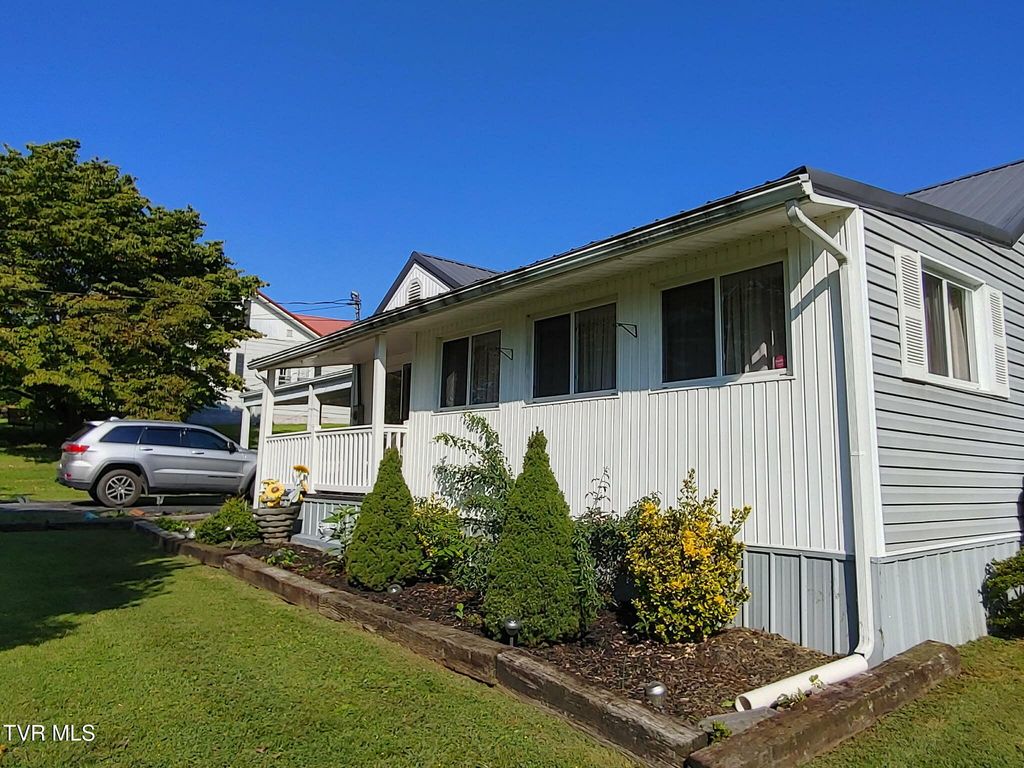 Photo of 539 Oakwood Avenue, Pennington Gap, VA 24277 (MLS # 9994160)