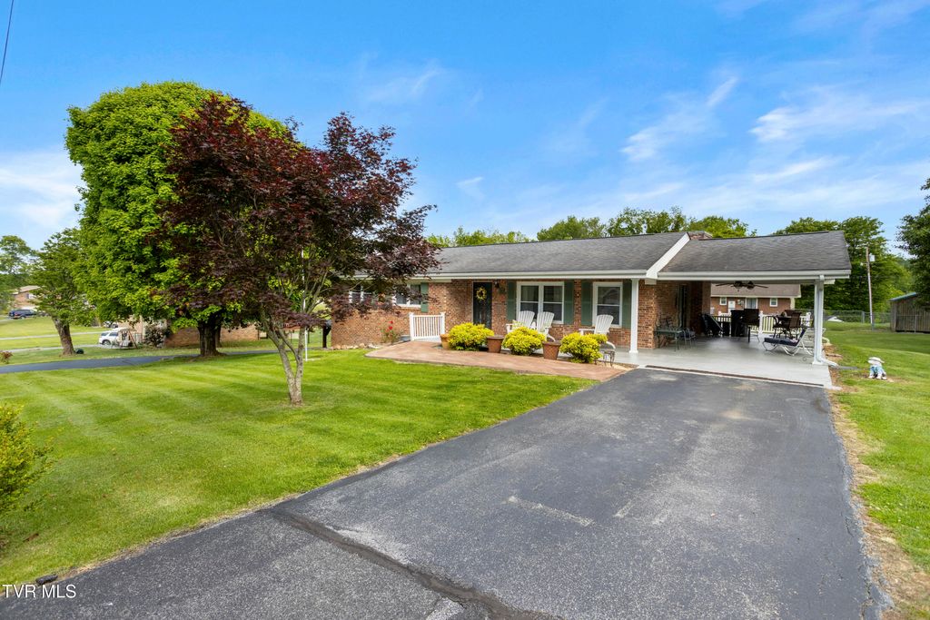 Photo of 104 Ridgemont Street, Bristol, TN 37620 (MLS # 9995489)