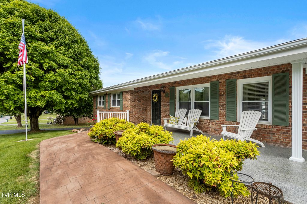 Photo of 104 Ridgemont Street, Bristol, TN 37620 (MLS # 9995489)
