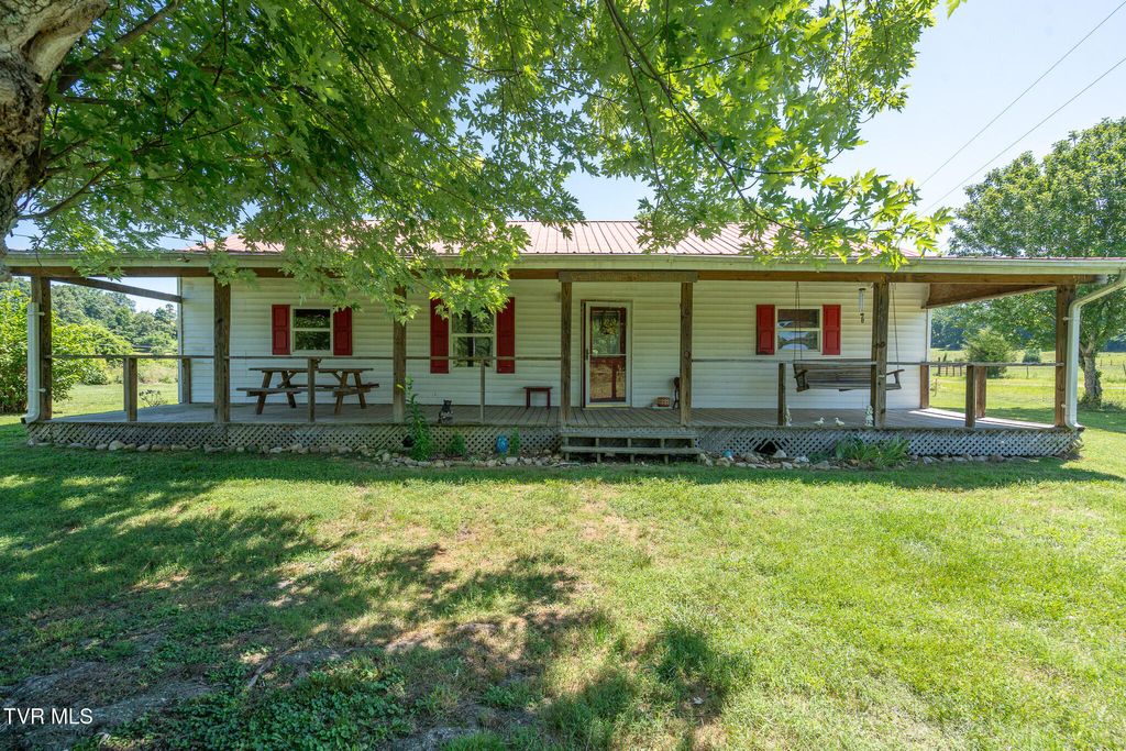 Photo of 1135 Pleasant Hill Road, Chuckey, TN 37641 (MLS # 9996459)