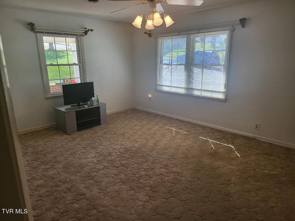 Photo of 135 Unaka Subdivision Road, Elizabethton, TN 37643 (MLS # 9990969)