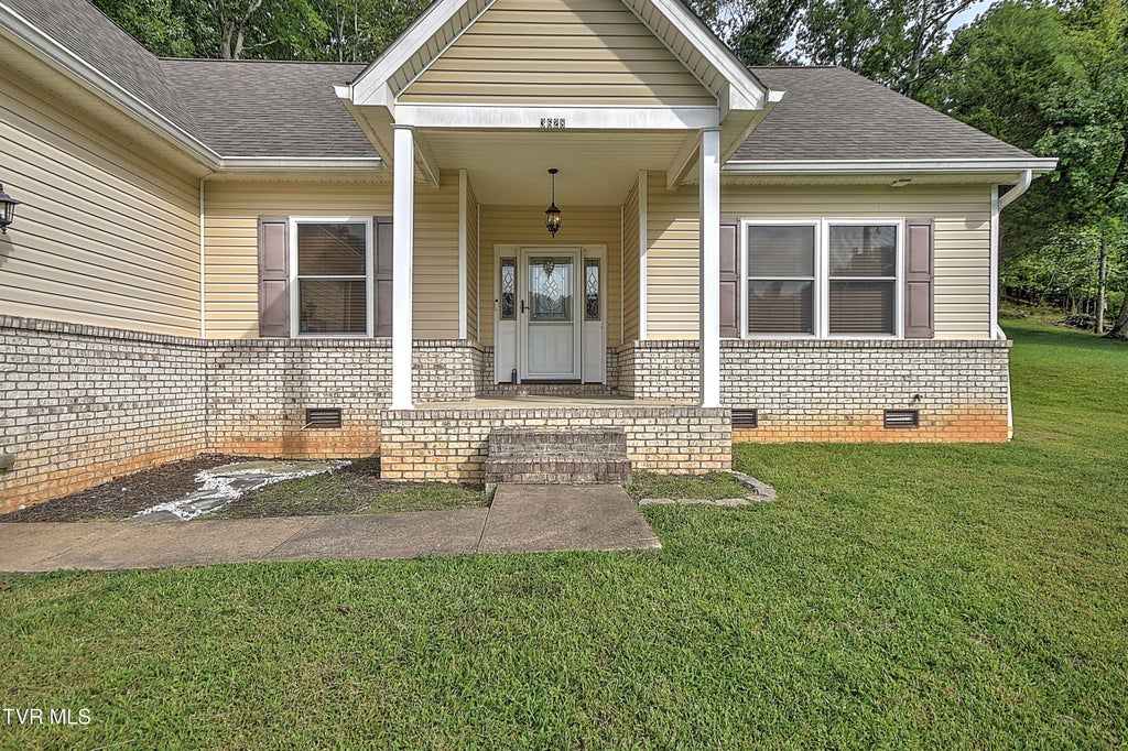 Photo of 3628 Hazelnut Drive, Kingsport, TN 37664 (MLS # 10000054)