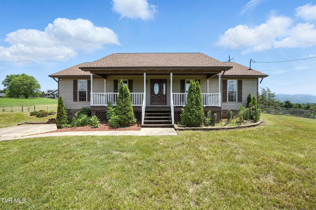 Photo of 127 Sarahs Way, Jonesborough, TN 37659 (MLS # 9989550)