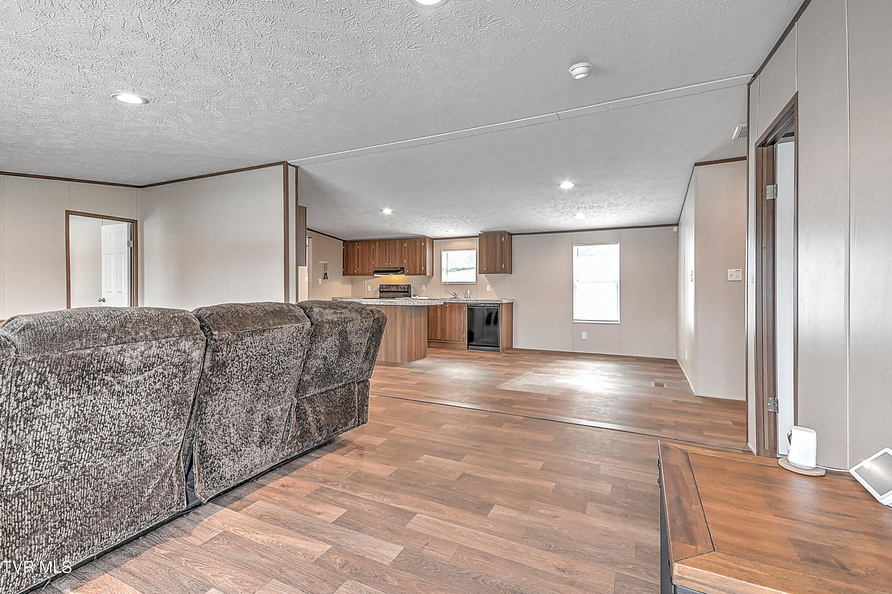 3216 Unicoi Drive, Unicoi, Tennessee image 3