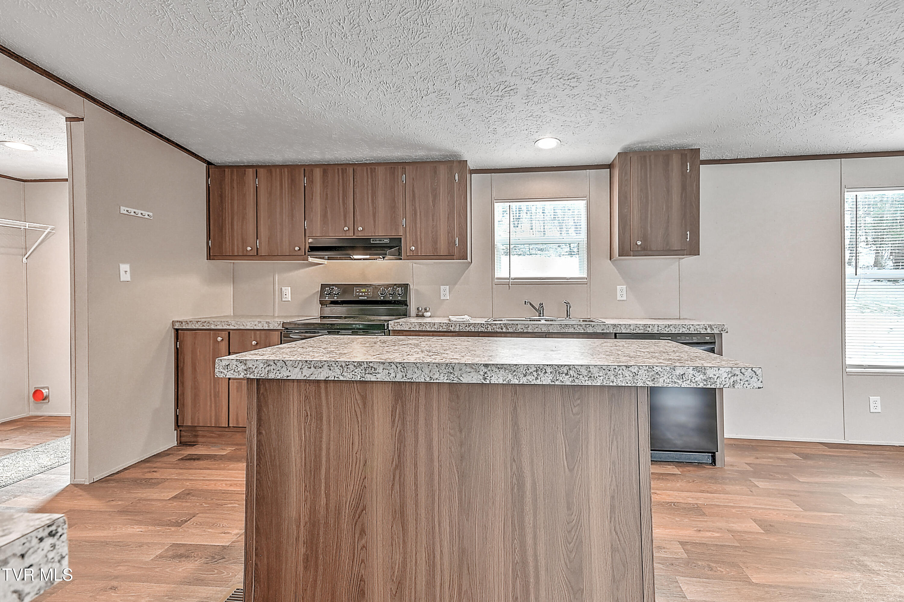 3216 Unicoi Drive, Unicoi, Tennessee image 9