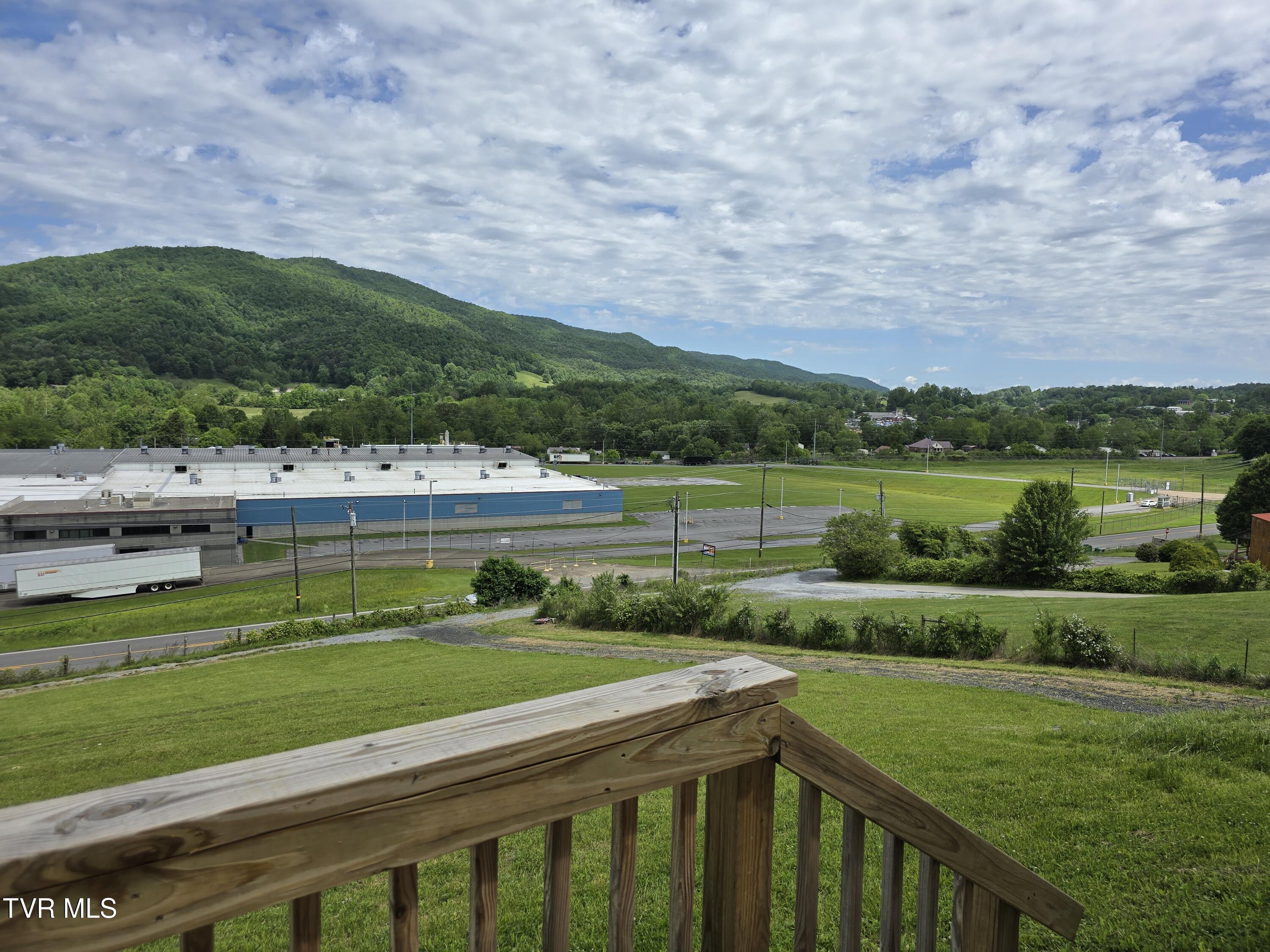 3216 Unicoi Drive, Unicoi, Tennessee image 24