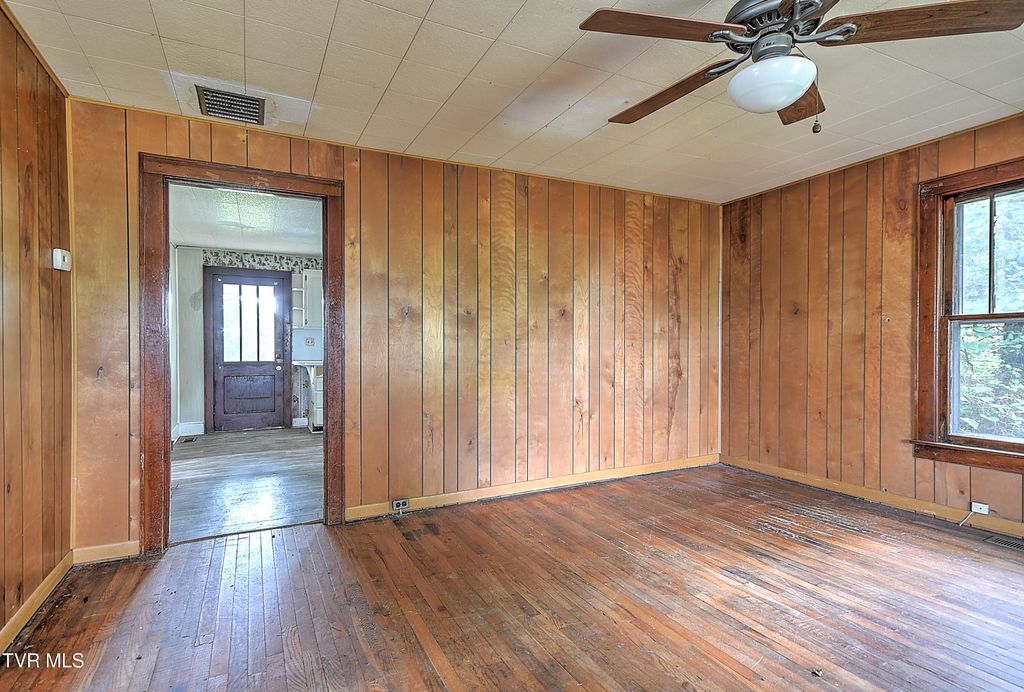 Photo of 900 Fairview Avenue, Kingsport, TN 37660 (MLS # 9998187)