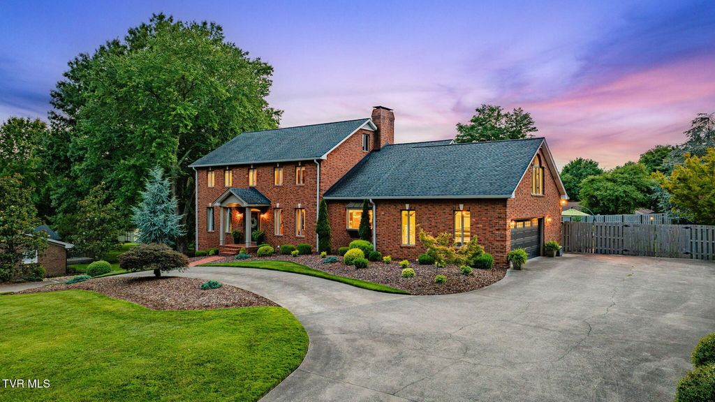 Photo of 704 Chippendale Road, Kingsport, TN 37660 (MLS # 9997490)