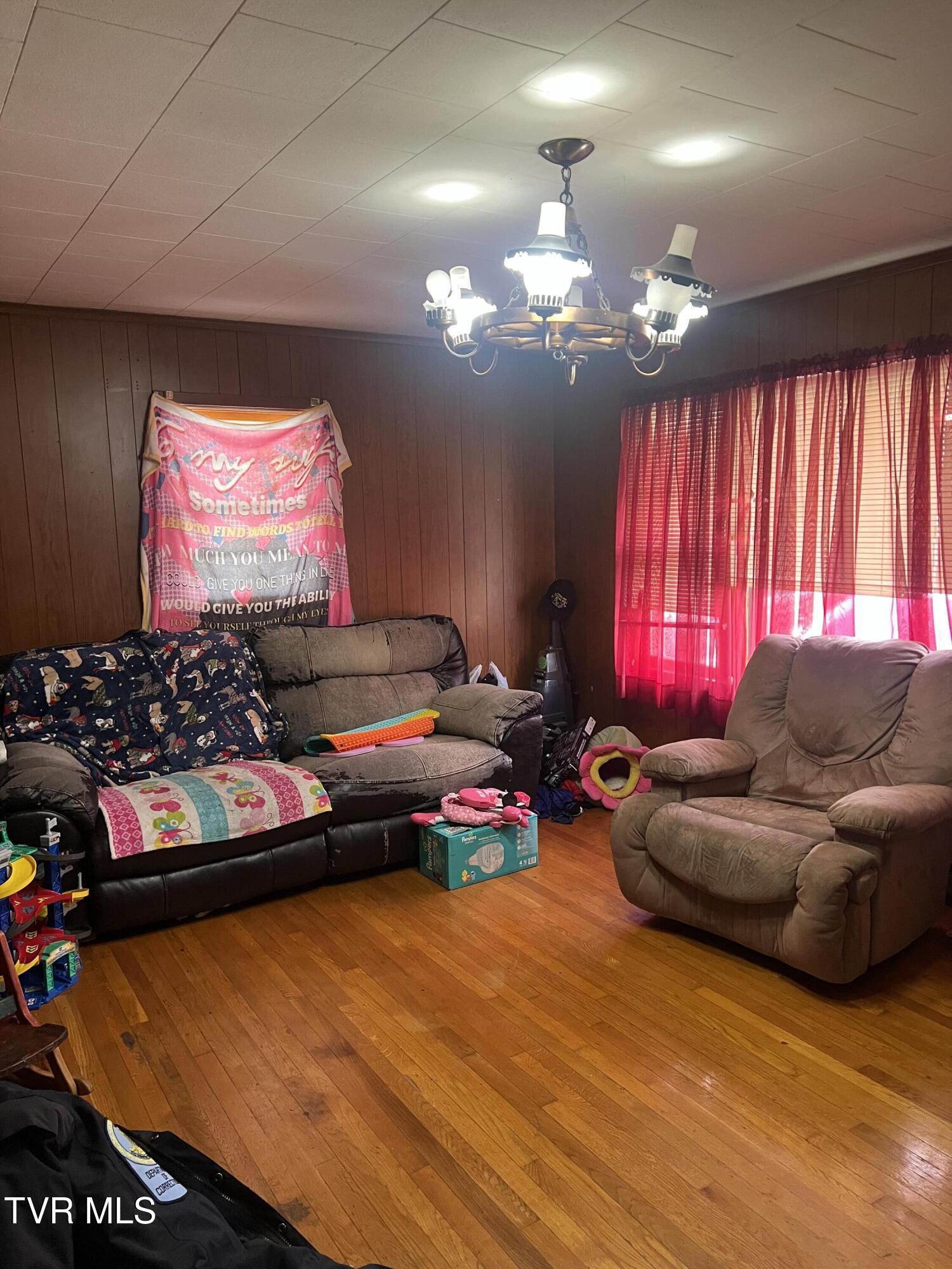 2704 6th Avenue, Big Stone Gap, Virginia image 3