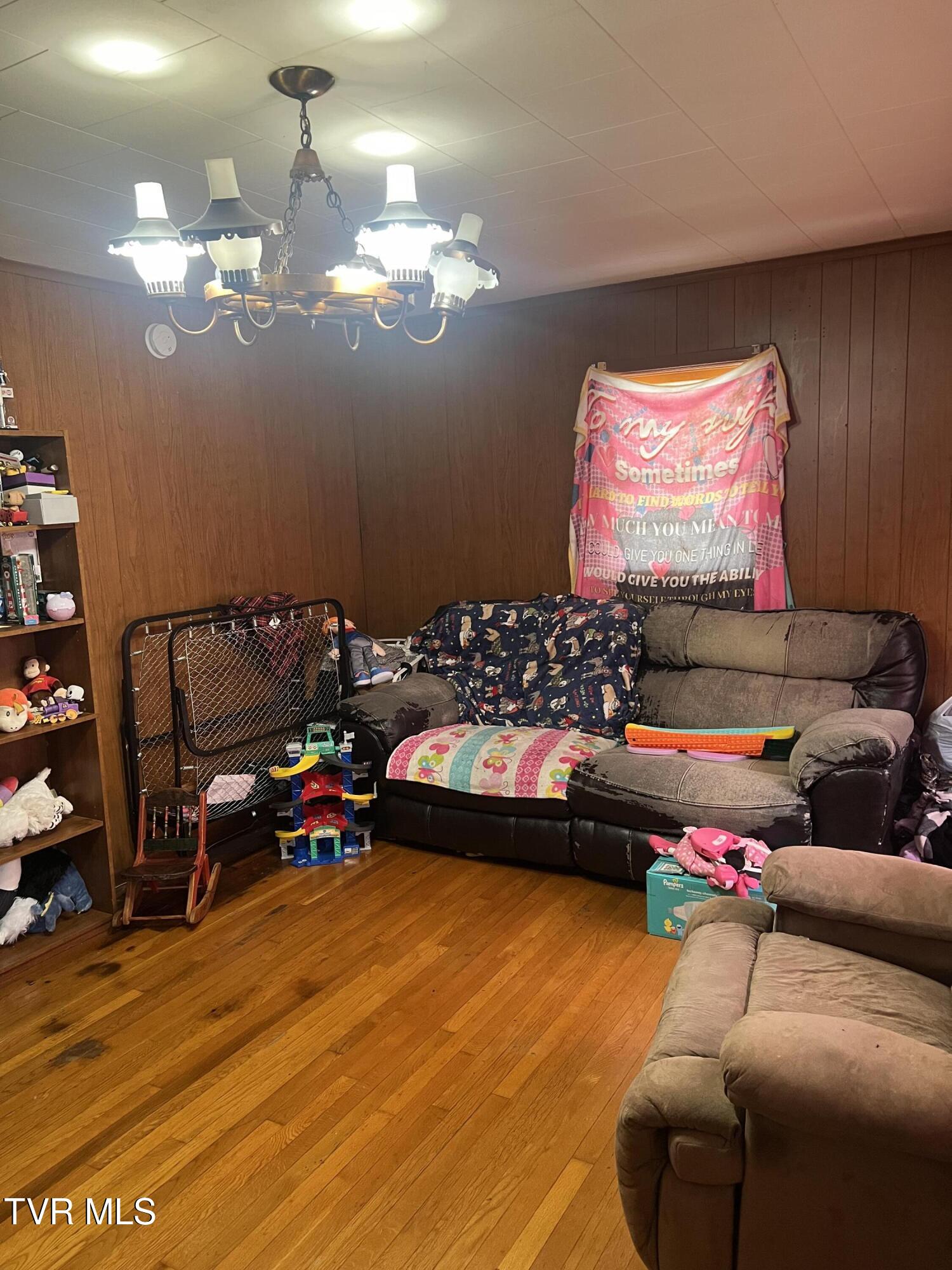 2704 6th Avenue, Big Stone Gap, Virginia image 2
