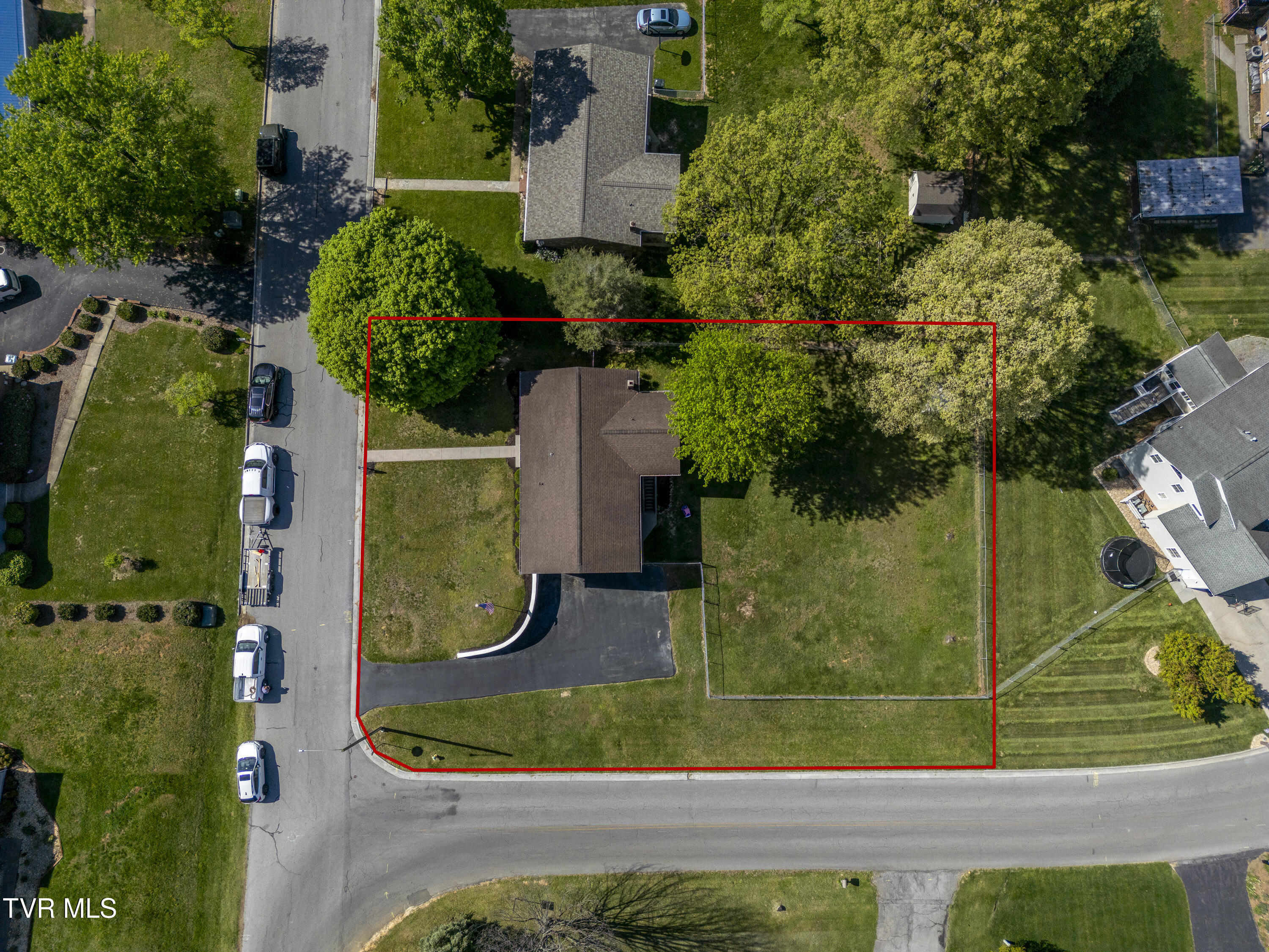 515 Meadowcrest Drive, Bristol, Virginia image 6