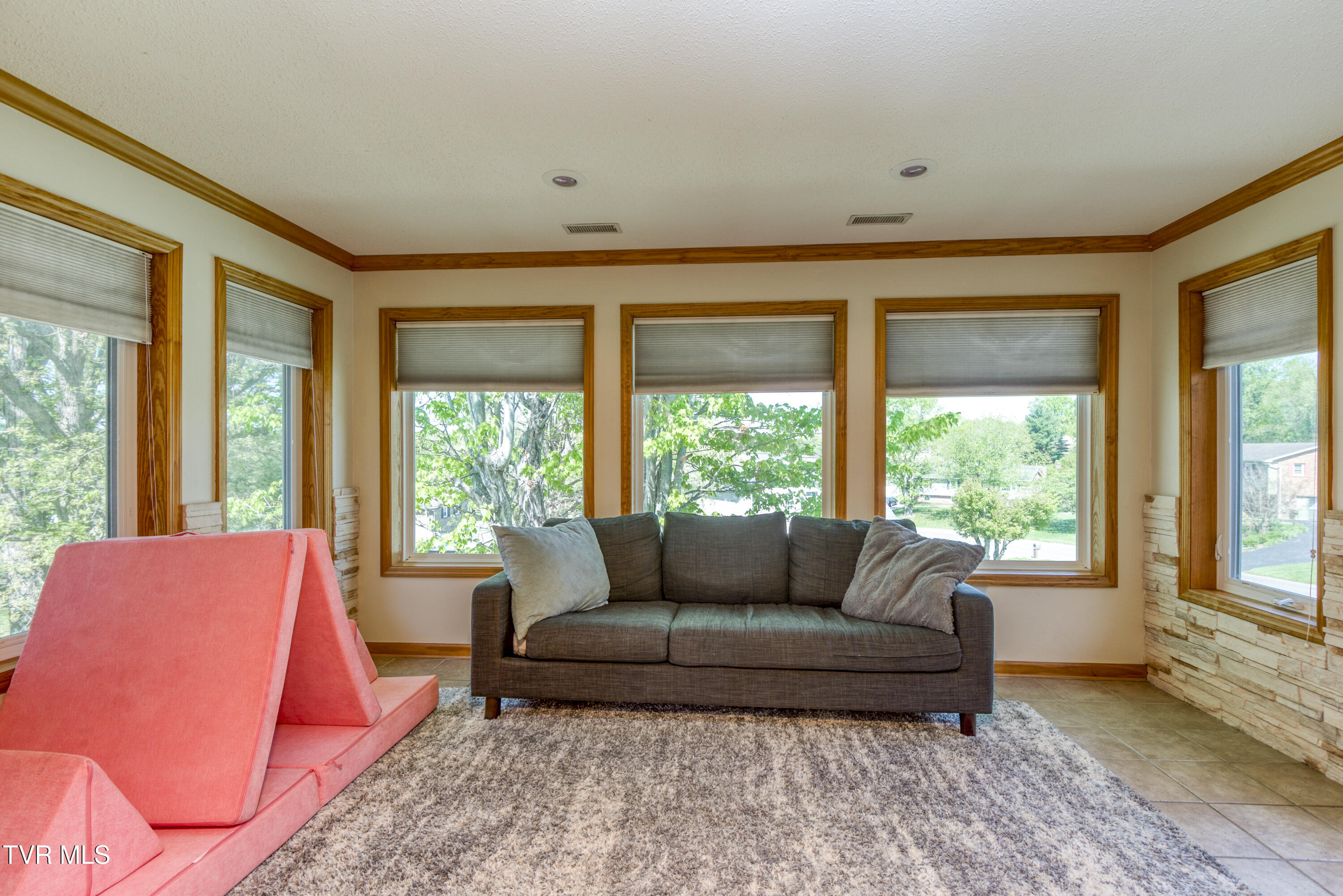 515 Meadowcrest Drive, Bristol, Virginia image 15
