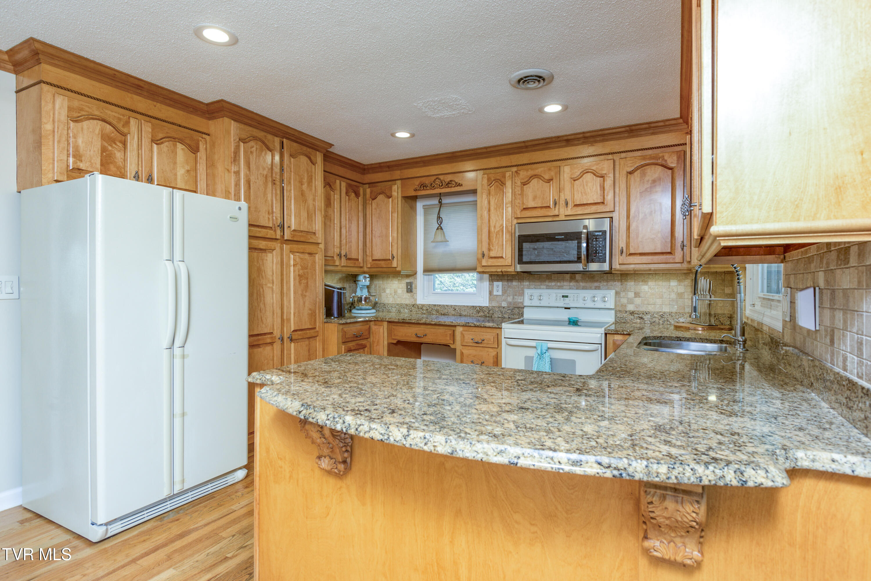 515 Meadowcrest Drive, Bristol, Virginia image 9