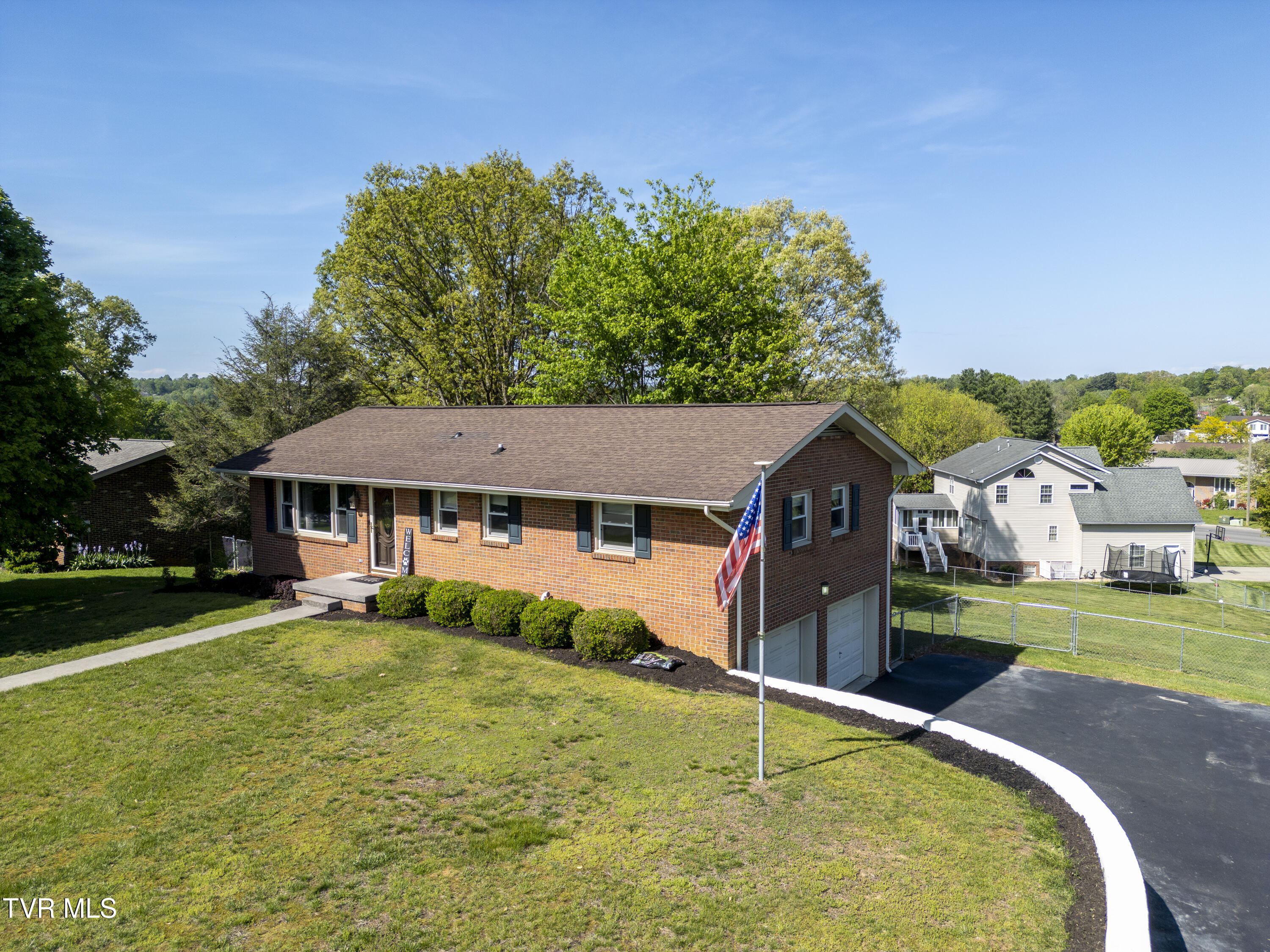515 Meadowcrest Drive, Bristol, Virginia image 1