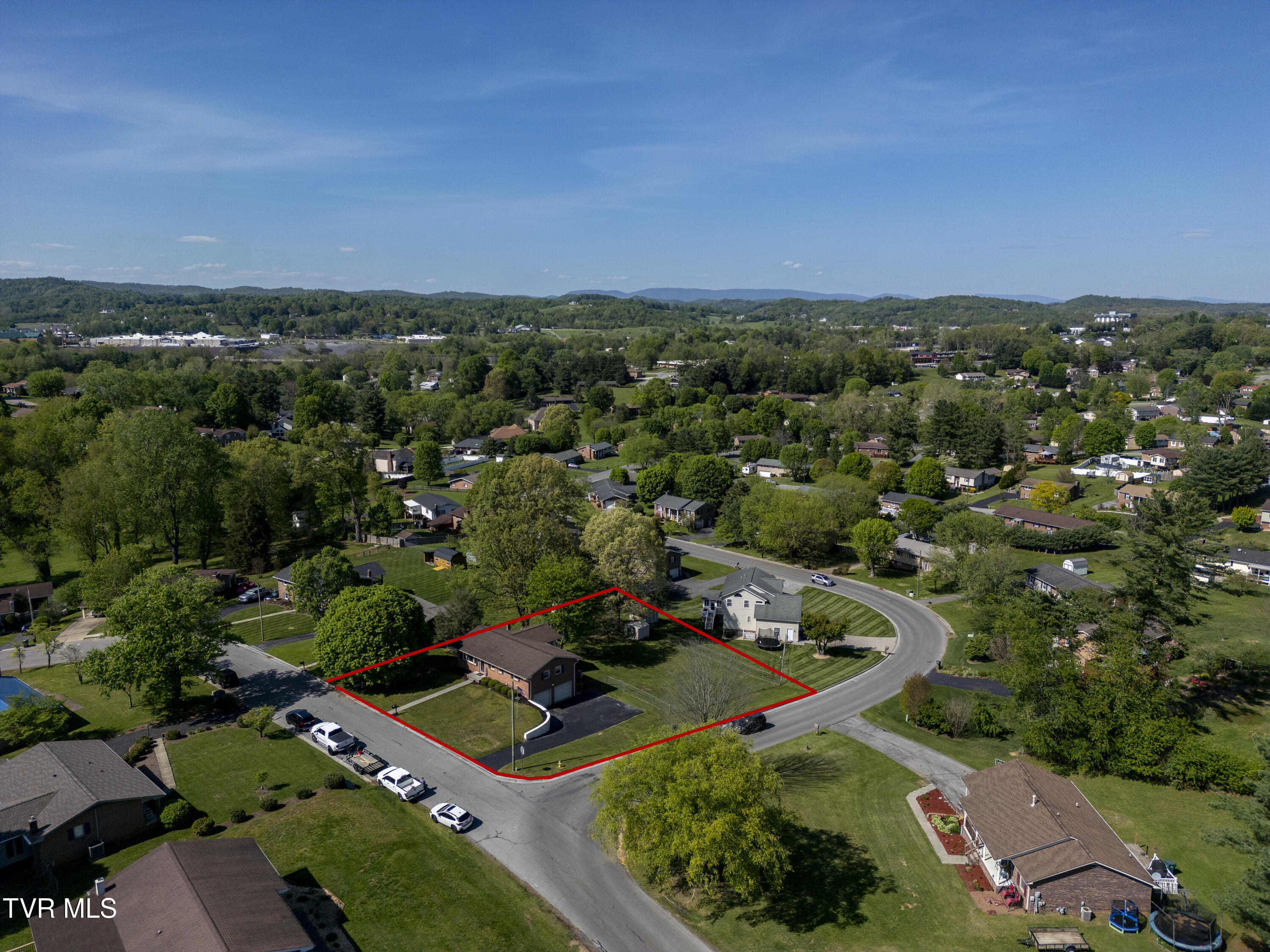 515 Meadowcrest Drive, Bristol, Virginia image 7