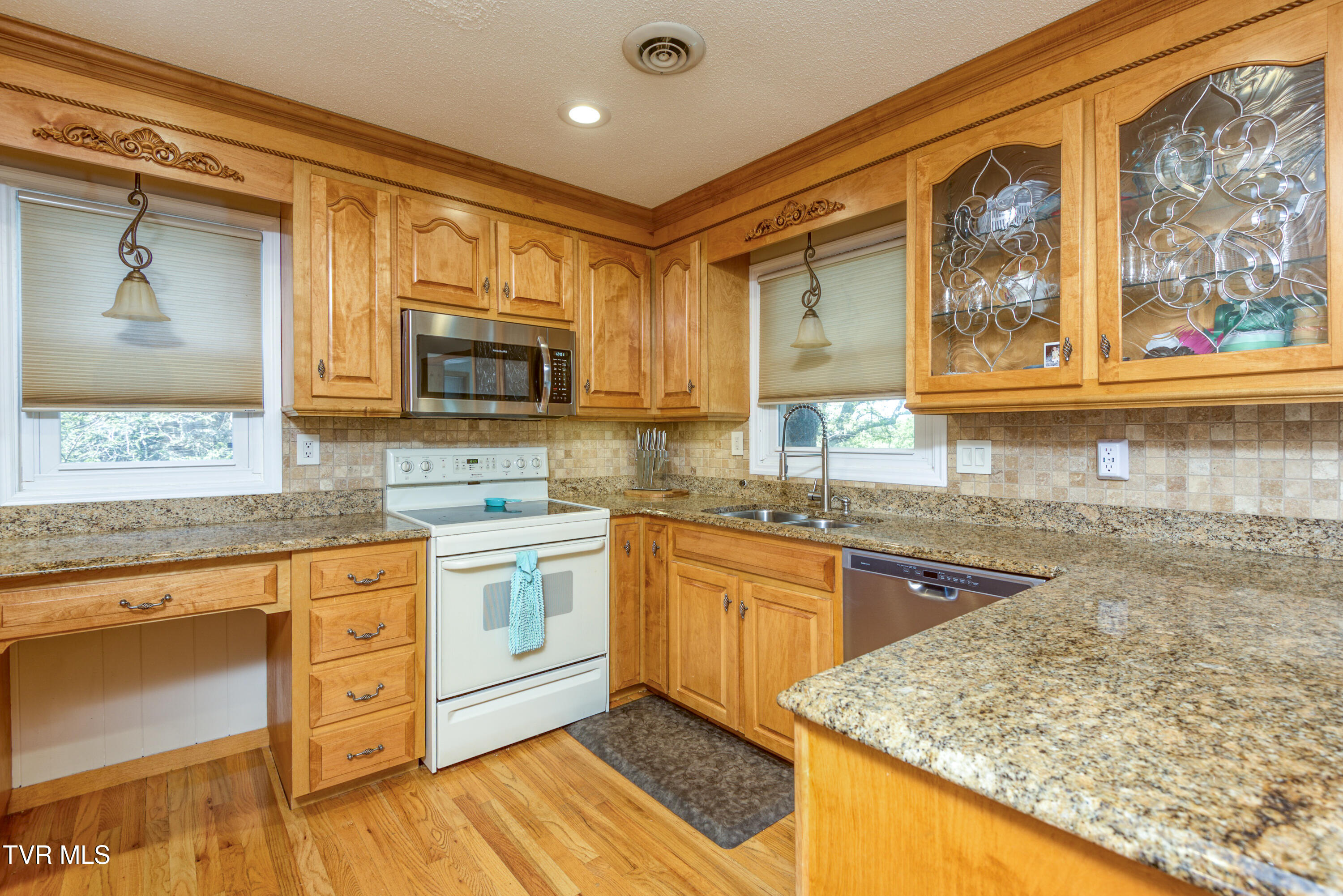 515 Meadowcrest Drive, Bristol, Virginia image 10