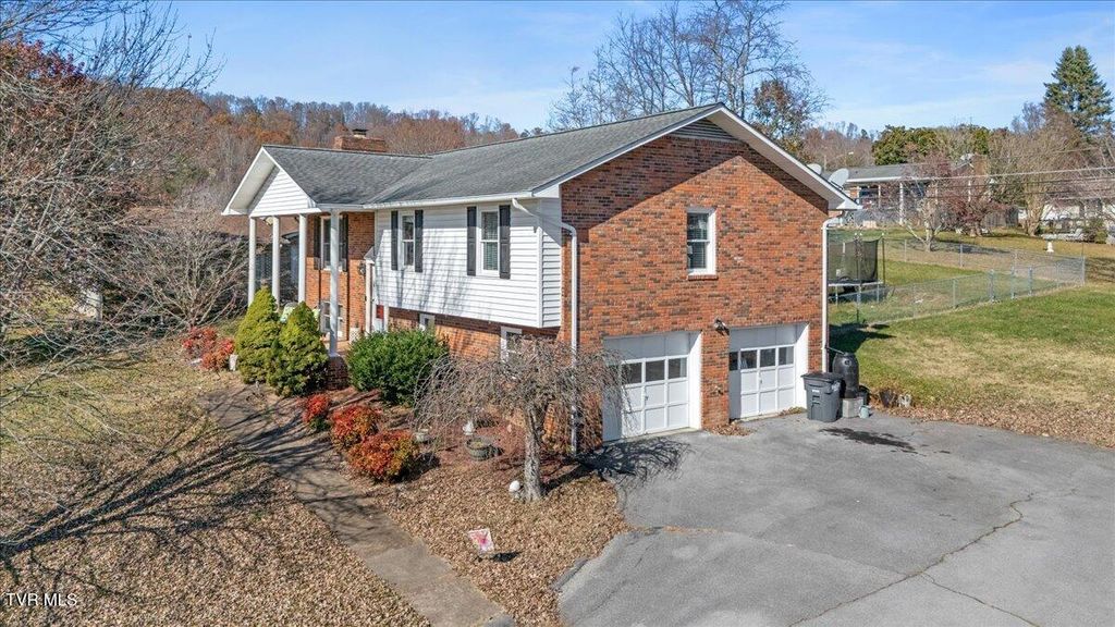 Photo of 4613 June Drive, Kingsport, TN 37664 (MLS # 9988357)