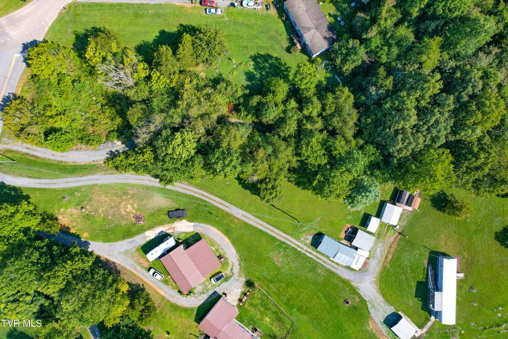 Photo of 744 Ridge Drive, Piney Flats, TN 37686 (MLS # 9995527)