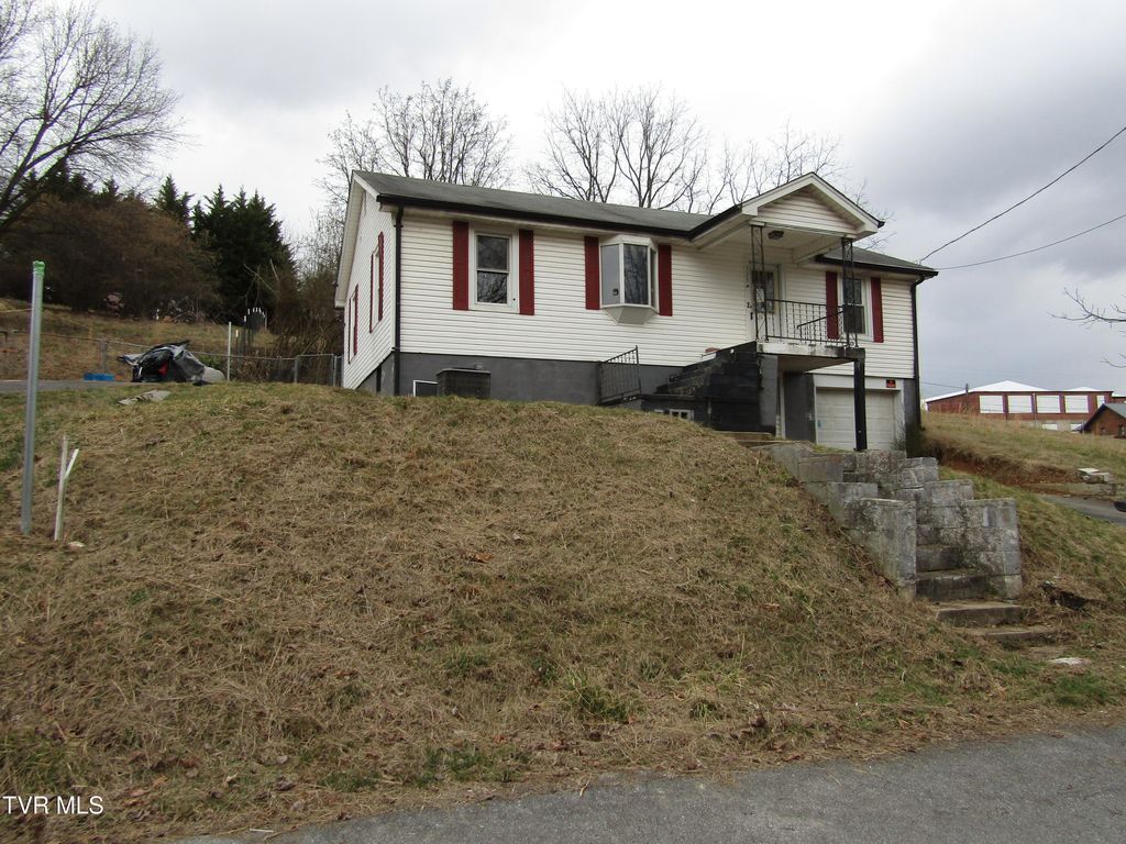Photo of 129 Fredrick Street, Kingsport, TN 37660 (MLS # 9991694)
