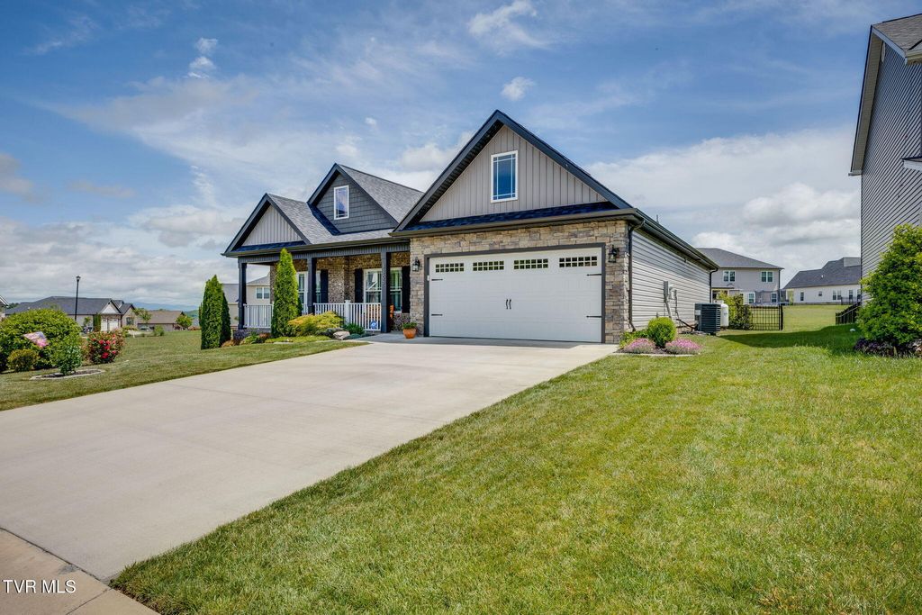 Photo of 3305 Cottage Green Court, Kingsport, TN 37664 (MLS # 9994864)