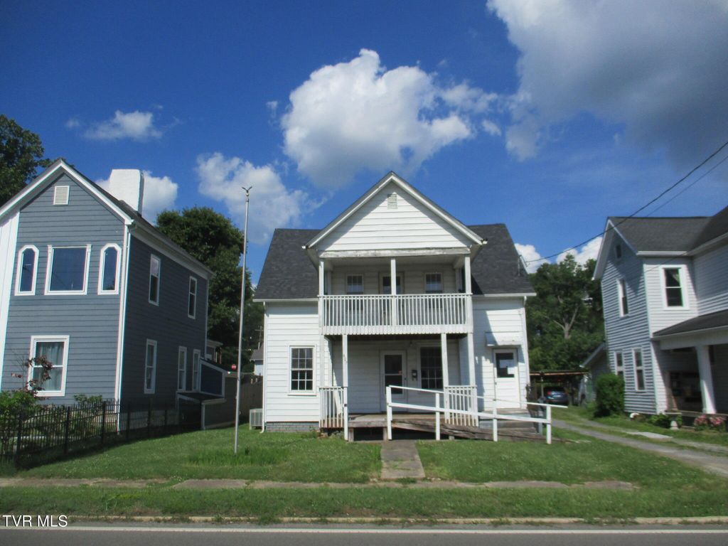 Photo of 607 Pennsylvania Avenue, Bristol, TN 37620 (MLS # 9996243)
