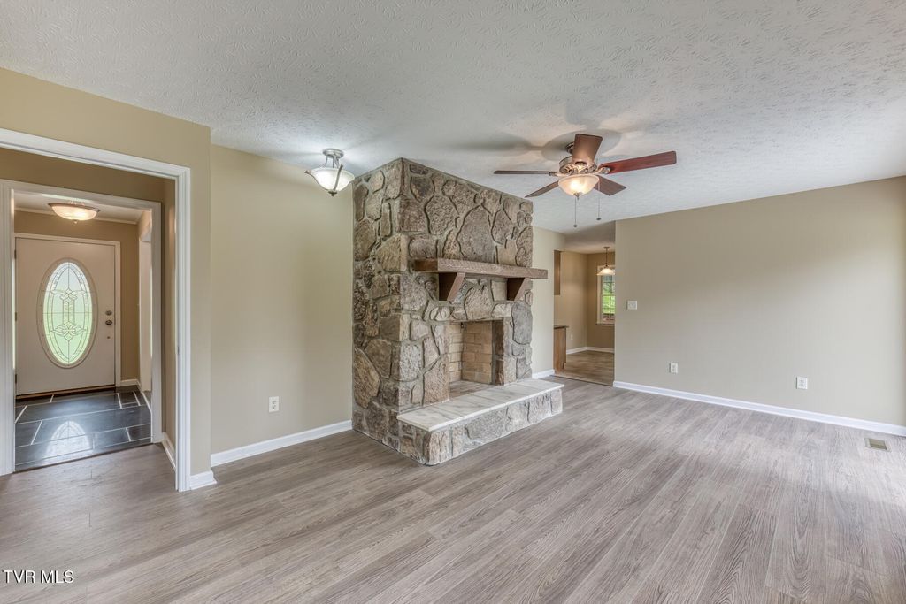 Photo of 5509 Memorial Boulevard, Kingsport, TN 37664 (MLS # 9993110)