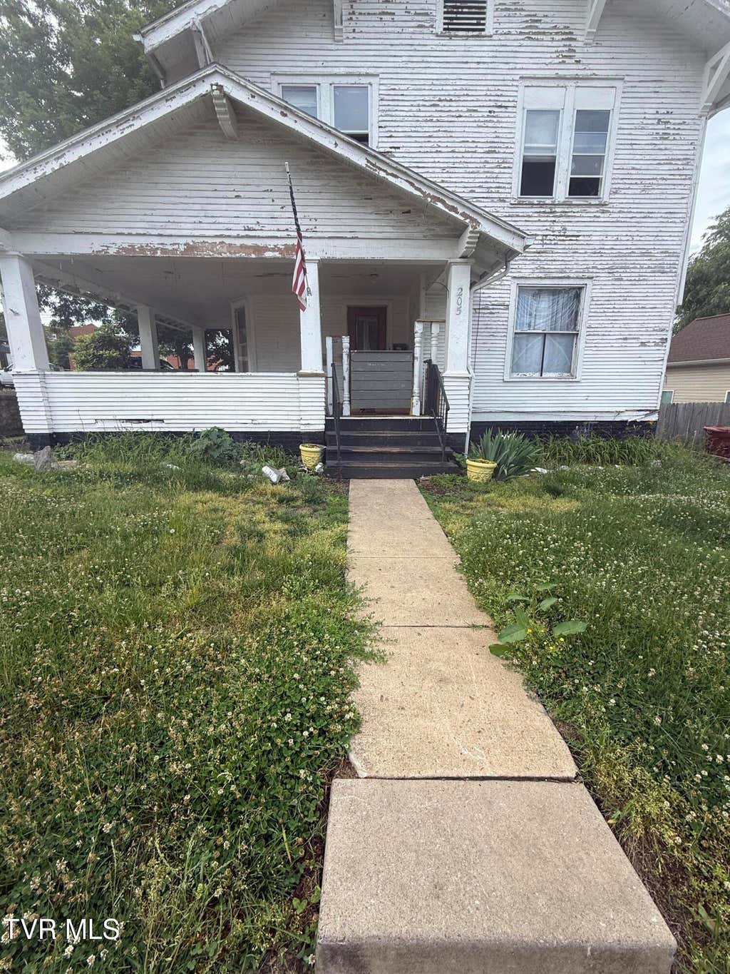 Photo of 205 Watauga Avenue, Johnson City, TN 37604 (MLS # 9999907)