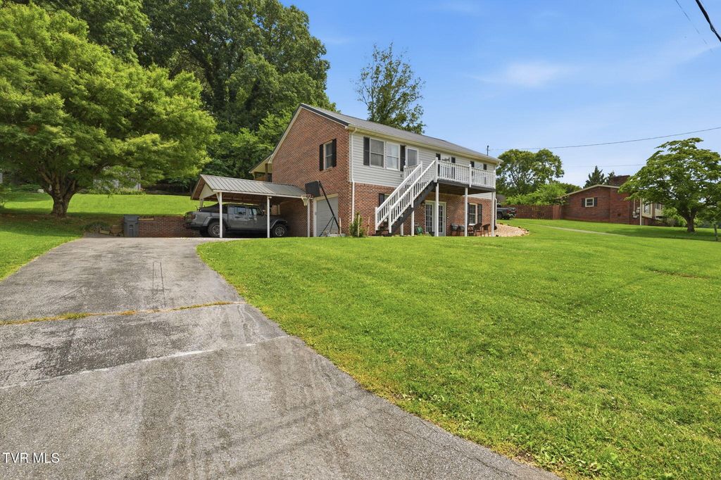 Photo of 172 Echo Lane, Bluff City, TN 37618 (MLS # 9997421)