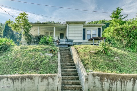 Homes For Sale - 242 Robinson Avenue<br/> Pennington Gap, VA 24277