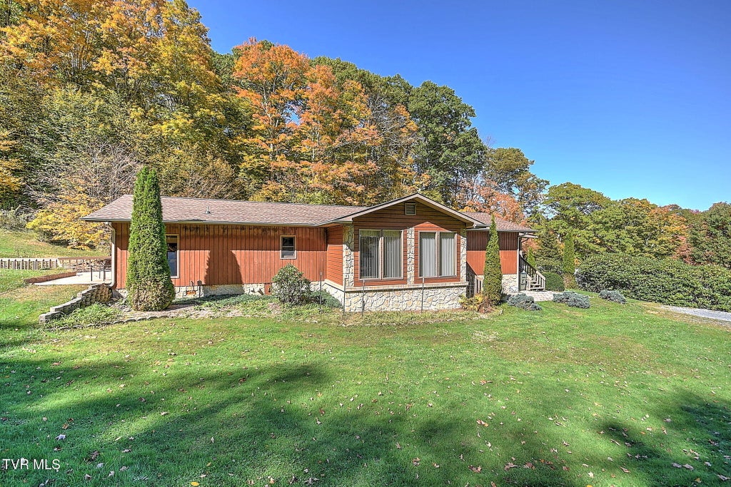 Photo of 108 Roanwood Road, Roan Mountain, TN 37687 (MLS # 10002534)