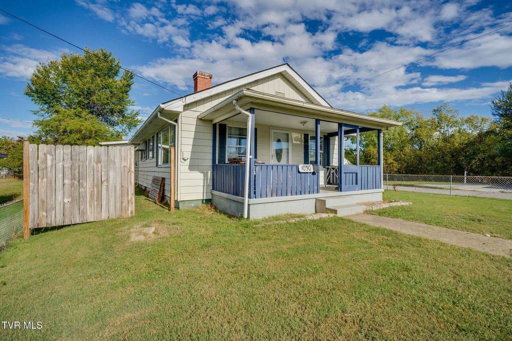 Photo of 1030 Federal Street, Kingsport, TN 37664 (MLS # 9986752)