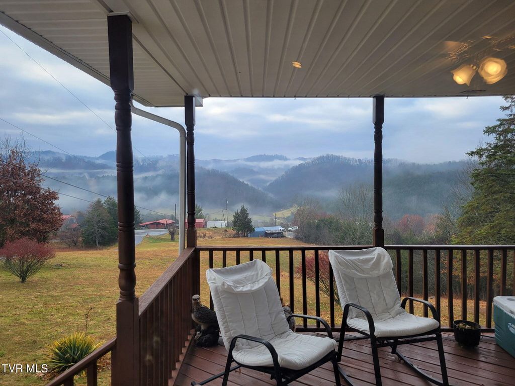 Photo of 490 Courthouse Drive, Castlewood, VA 24224 (MLS # 9988867)