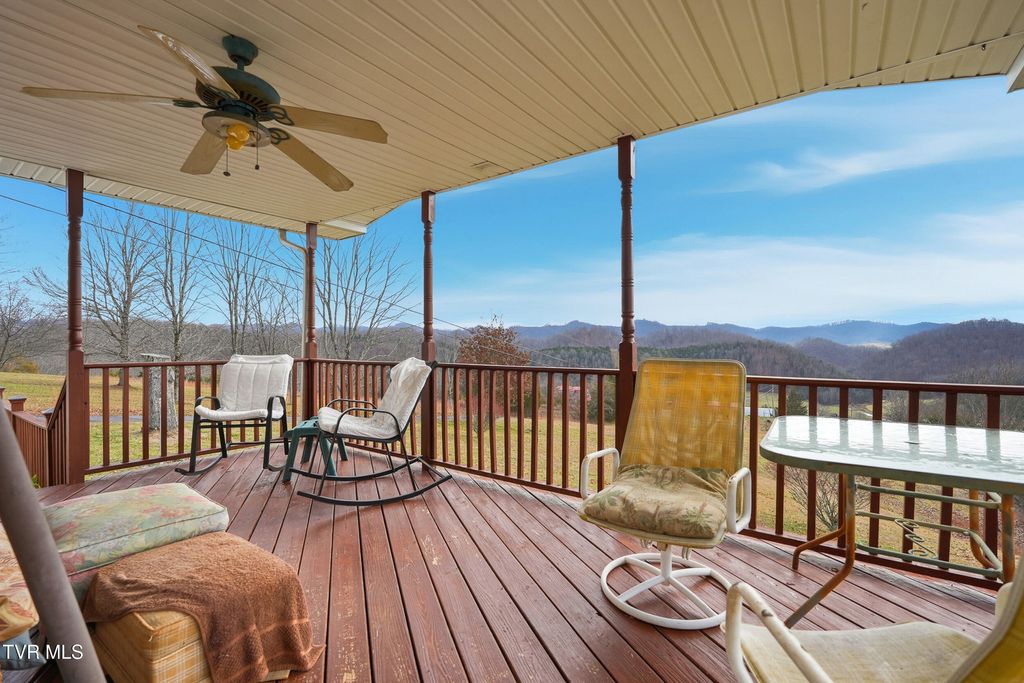 Photo of 490 Courthouse Drive, Castlewood, VA 24224 (MLS # 9988867)