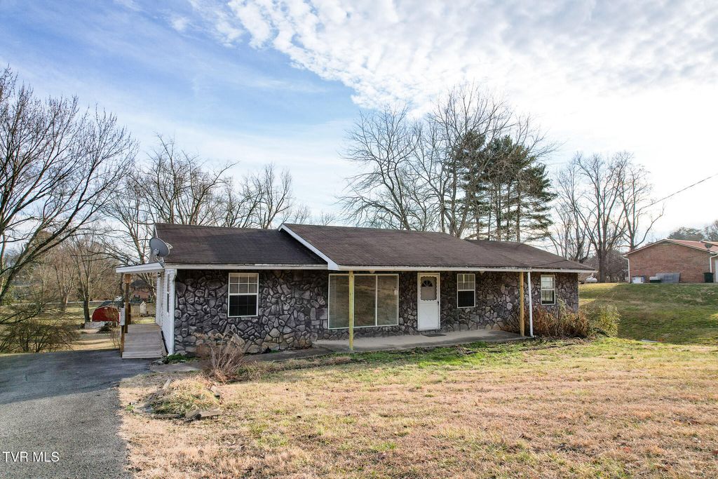 Photo of 1002 Kiser Boulevard, Greeneville, TN 37745 (MLS # 9991399)
