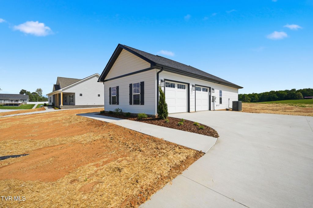 Photo of 135 Emperor Lane, Greeneville, TN 37743 (MLS # 9994187)