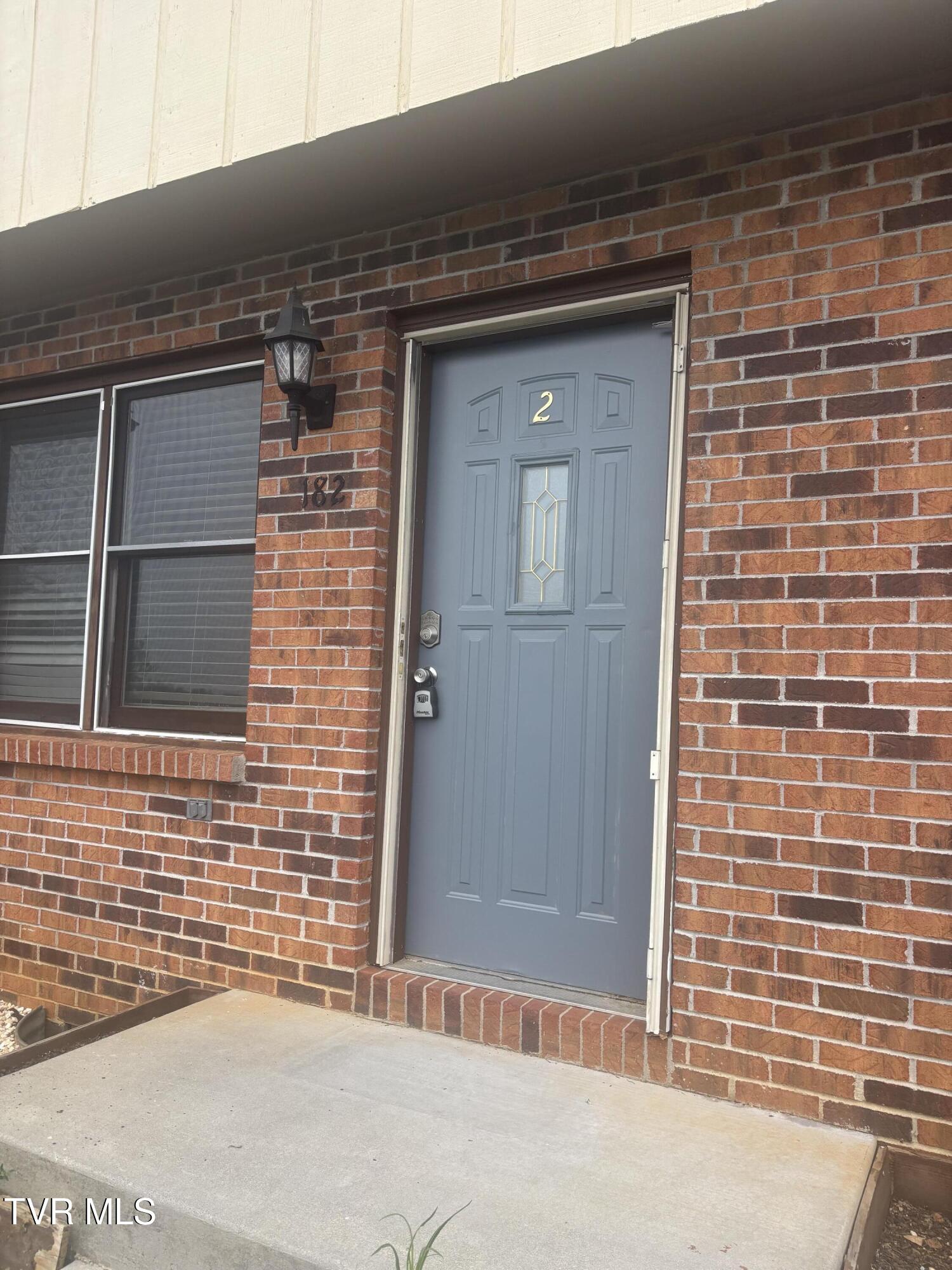 182 Oakcrest Circle #2, Bristol, Virginia image 1