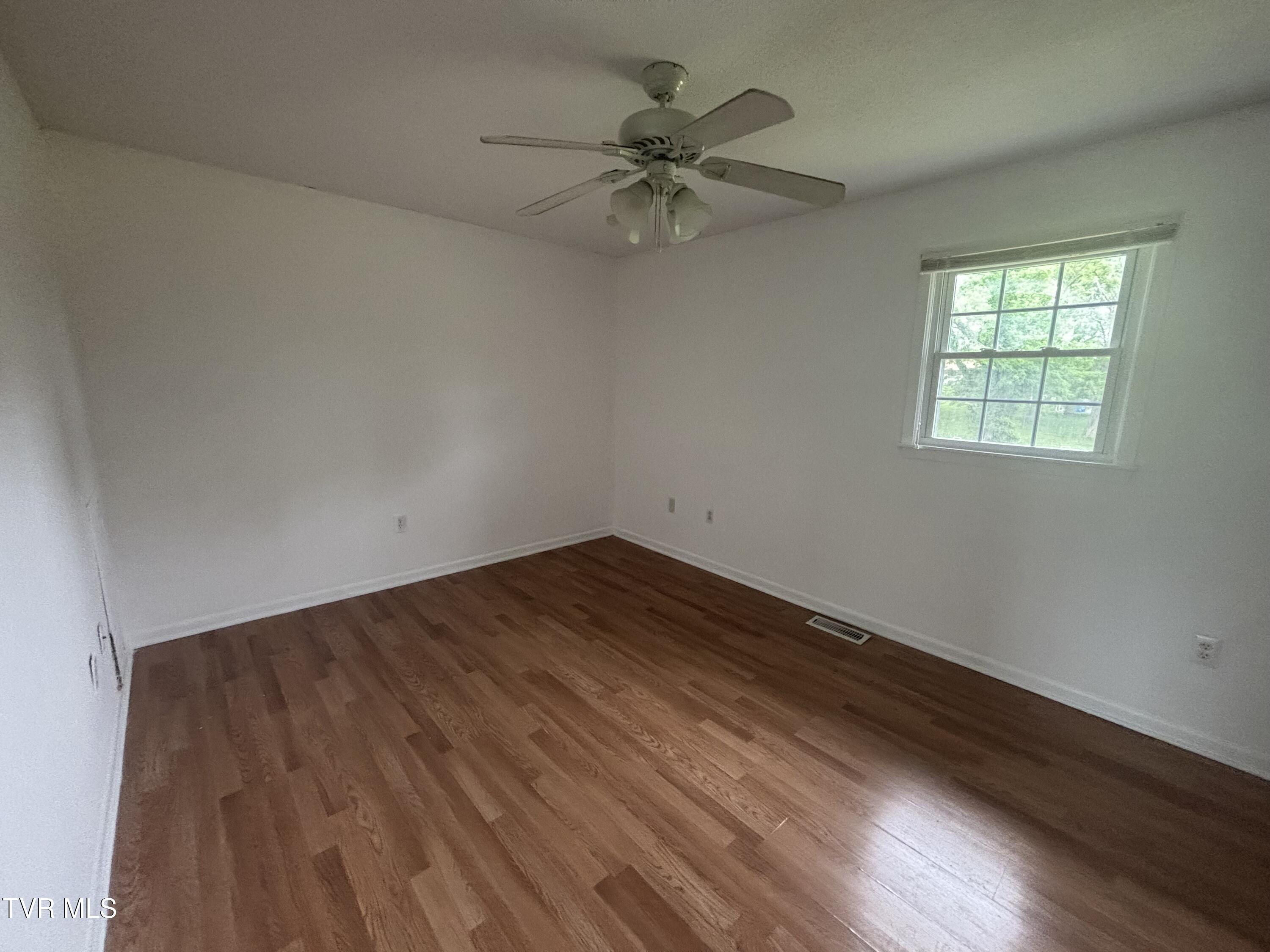 182 Oakcrest Circle #2, Bristol, Virginia image 7