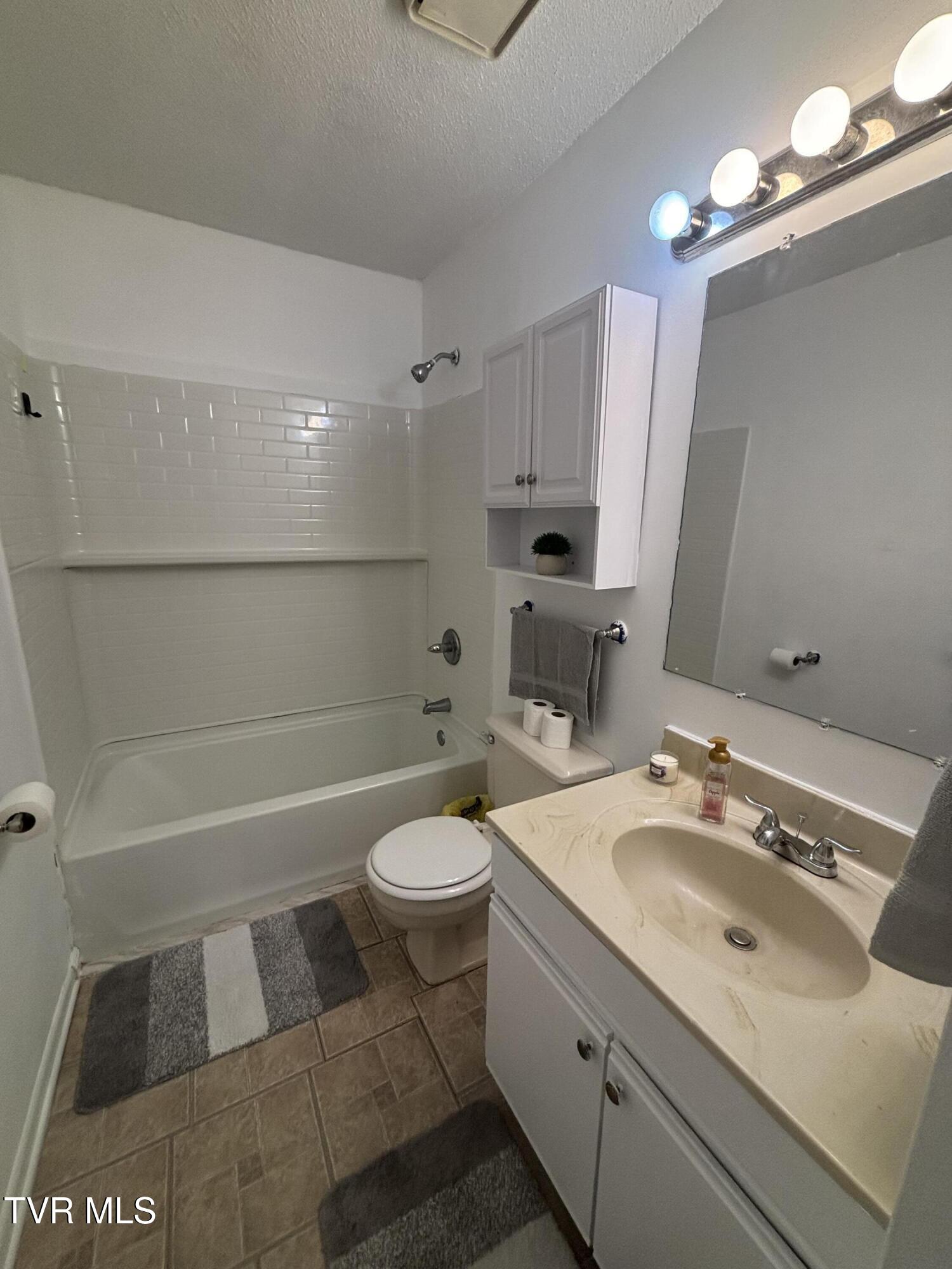 182 Oakcrest Circle #2, Bristol, Virginia image 5